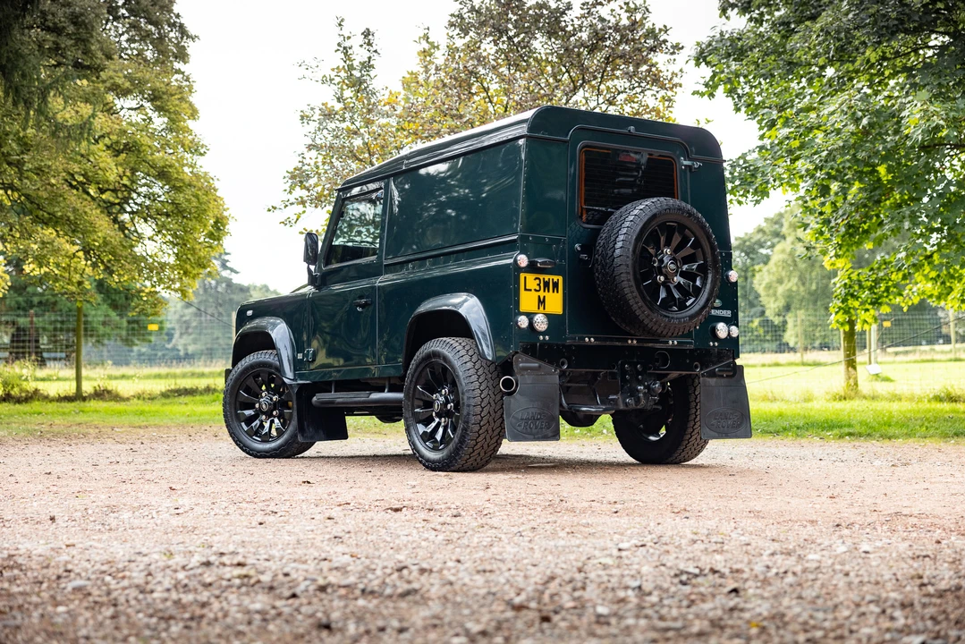 2013 Land Rover Defender 90 - Image 28 of 31