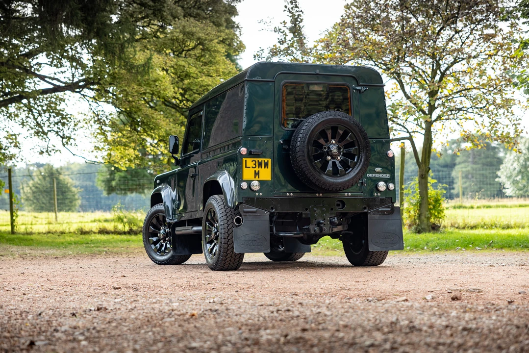 2013 Land Rover Defender 90 - Image 29 of 31