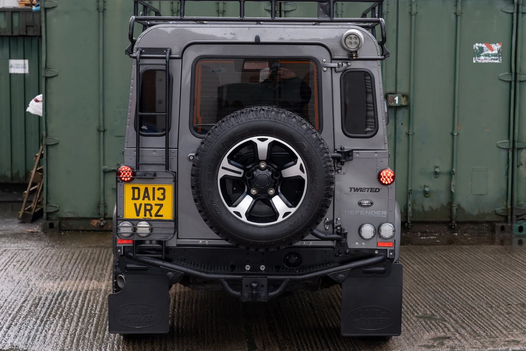 2013 Land Rover Defender 90 - Image 6 of 31