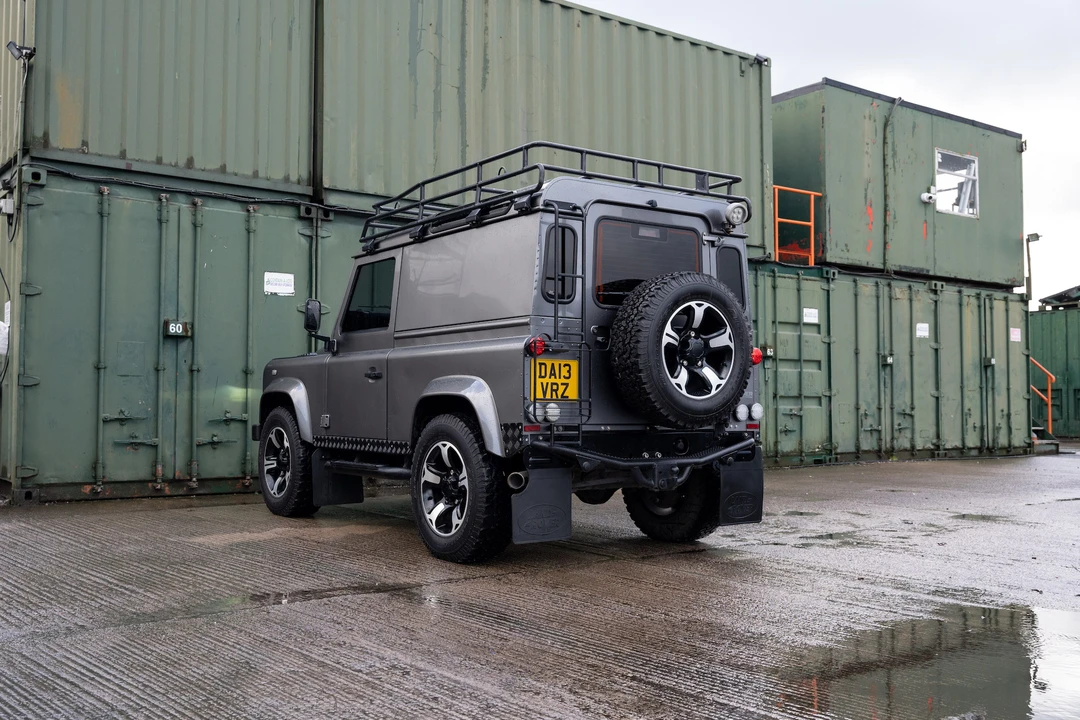 2013 Land Rover Defender 90 - Image 15 of 31