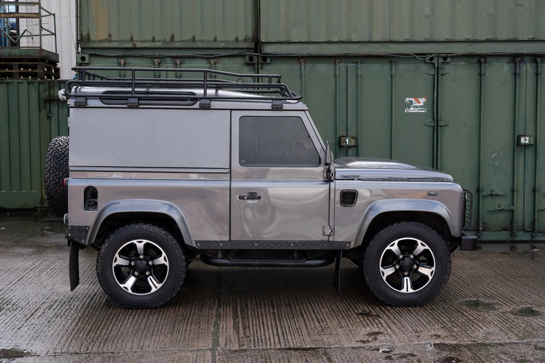 2013 Land Rover Defender 90 - Image 12 of 31