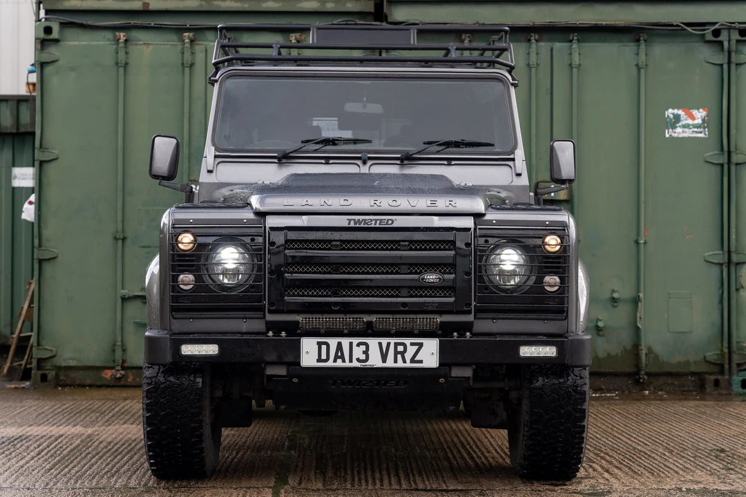 2013 Land Rover Defender 90 - Image 19 of 31