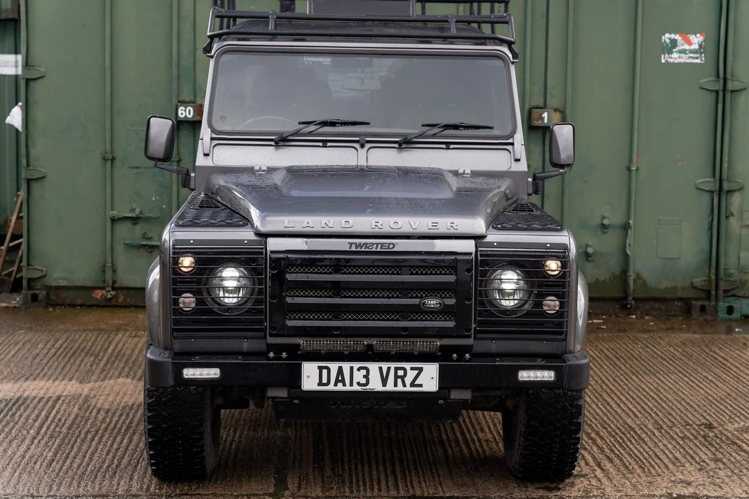 2013 Land Rover Defender 90 - Image 20 of 31