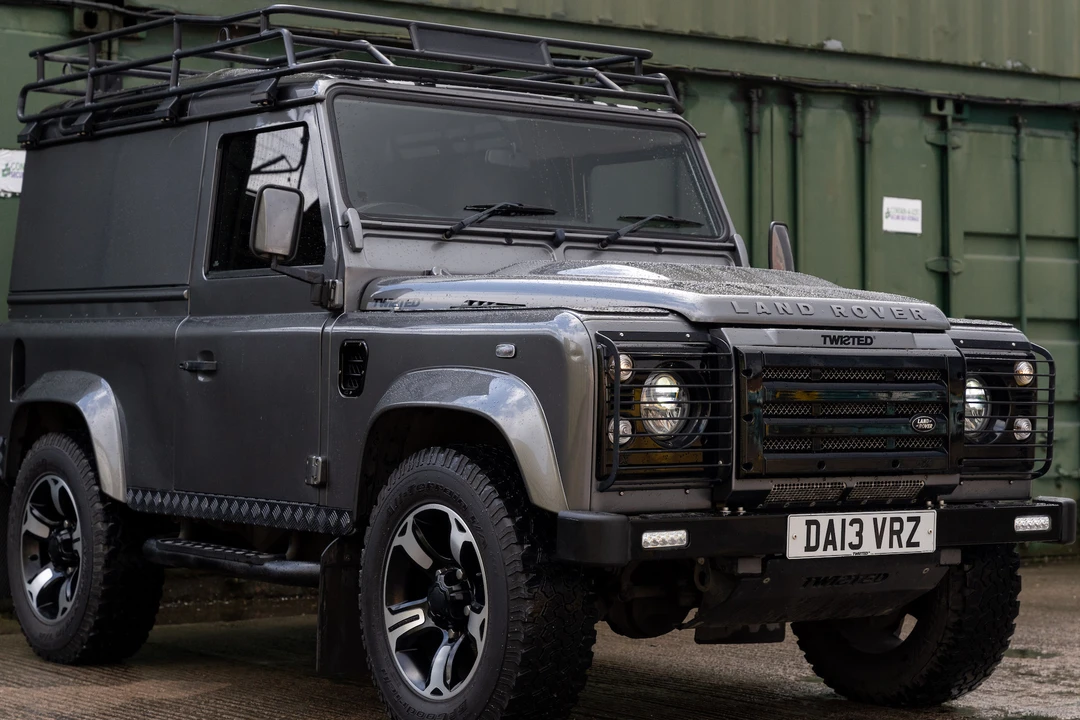 2013 Land Rover Defender 90 - Image 23 of 31