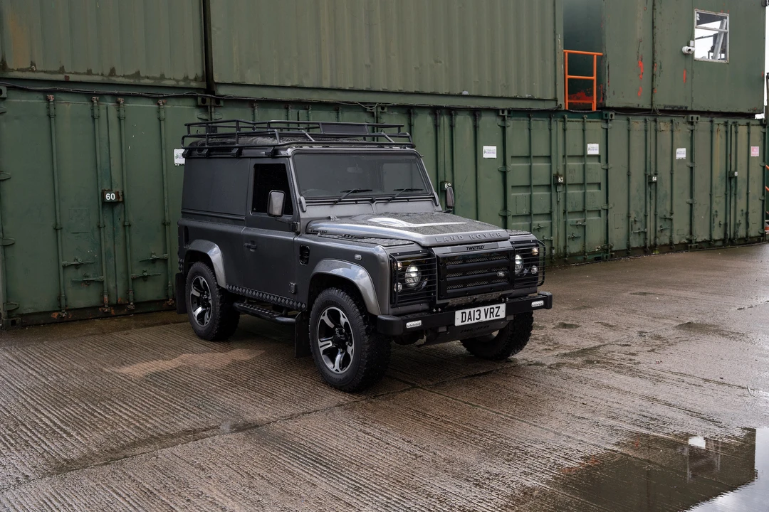 2013 Land Rover Defender 90 - Image 11 of 31