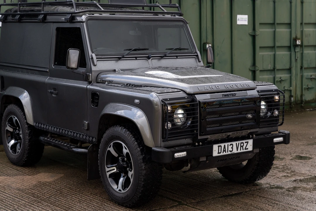 2013 Land Rover Defender 90 - Image 24 of 31