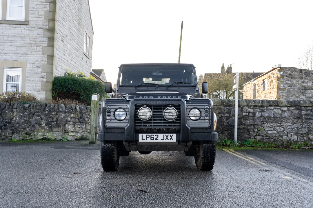 2013 Land Rover Defender 90 - Image 3 of 31