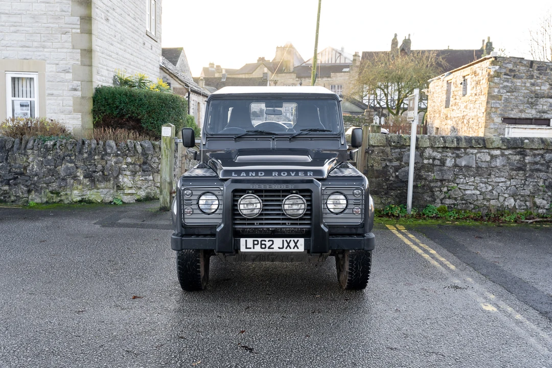 2013 Land Rover Defender 90 - Image 5 of 31