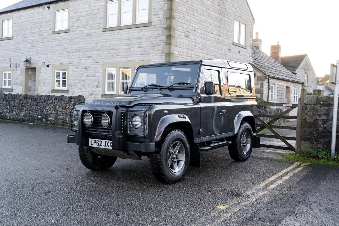 2013 Land Rover Defender 90 - Image 10 of 31