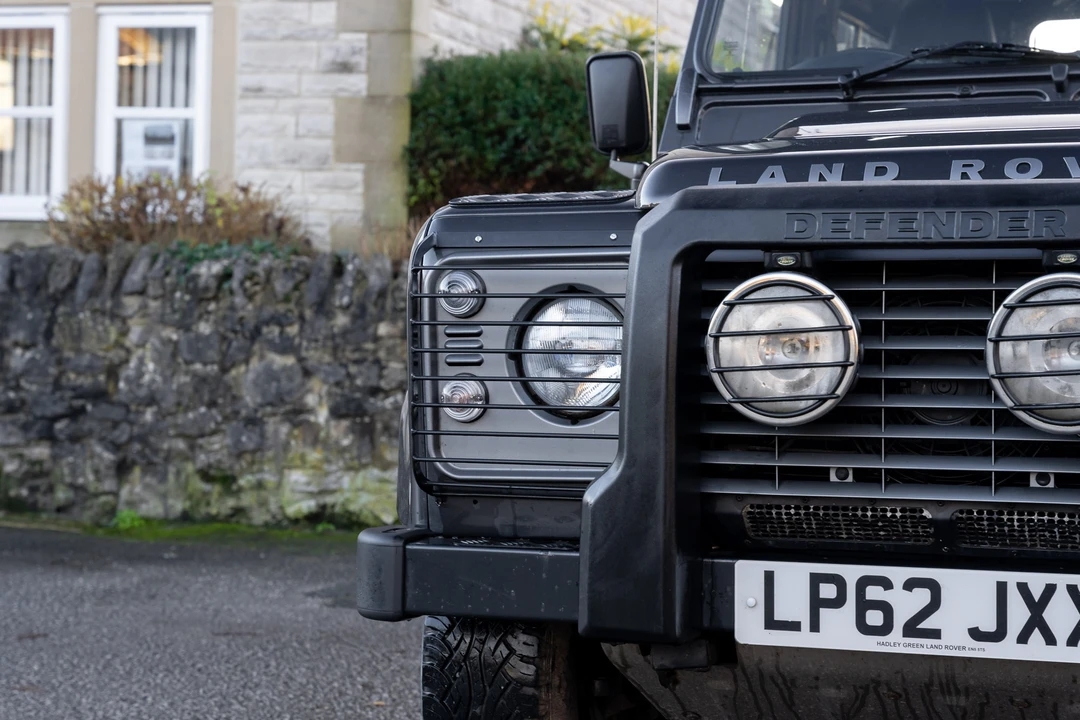 2013 Land Rover Defender 90 - Image 14 of 31