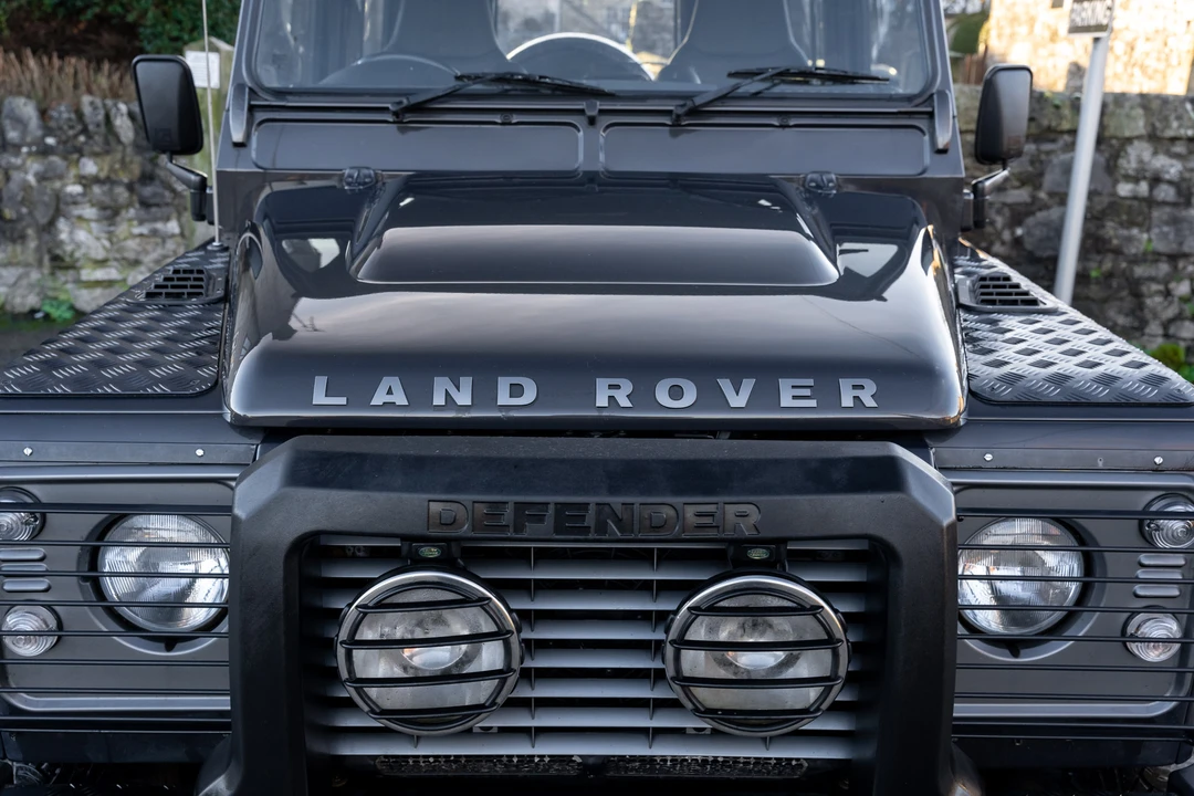 2013 Land Rover Defender 90 - Image 16 of 31