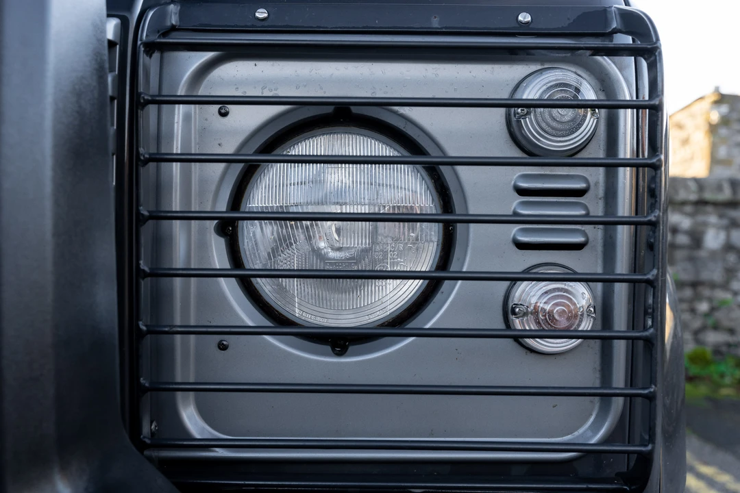 2013 Land Rover Defender 90 - Image 25 of 31