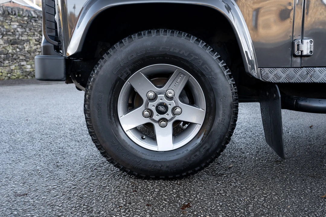 2013 Land Rover Defender 90 - Image 27 of 31