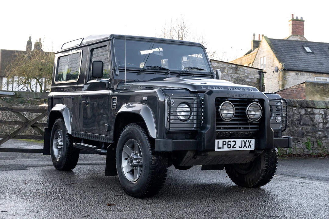 2013 Land Rover Defender 90 - Image 2 of 31