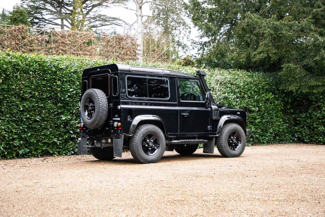 2013 Land Rover Defender 90 - Image 5 of 31