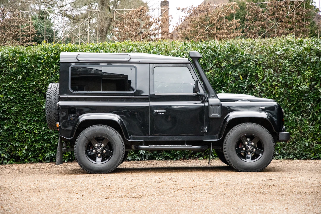 2013 Land Rover Defender 90 - Image 4 of 31