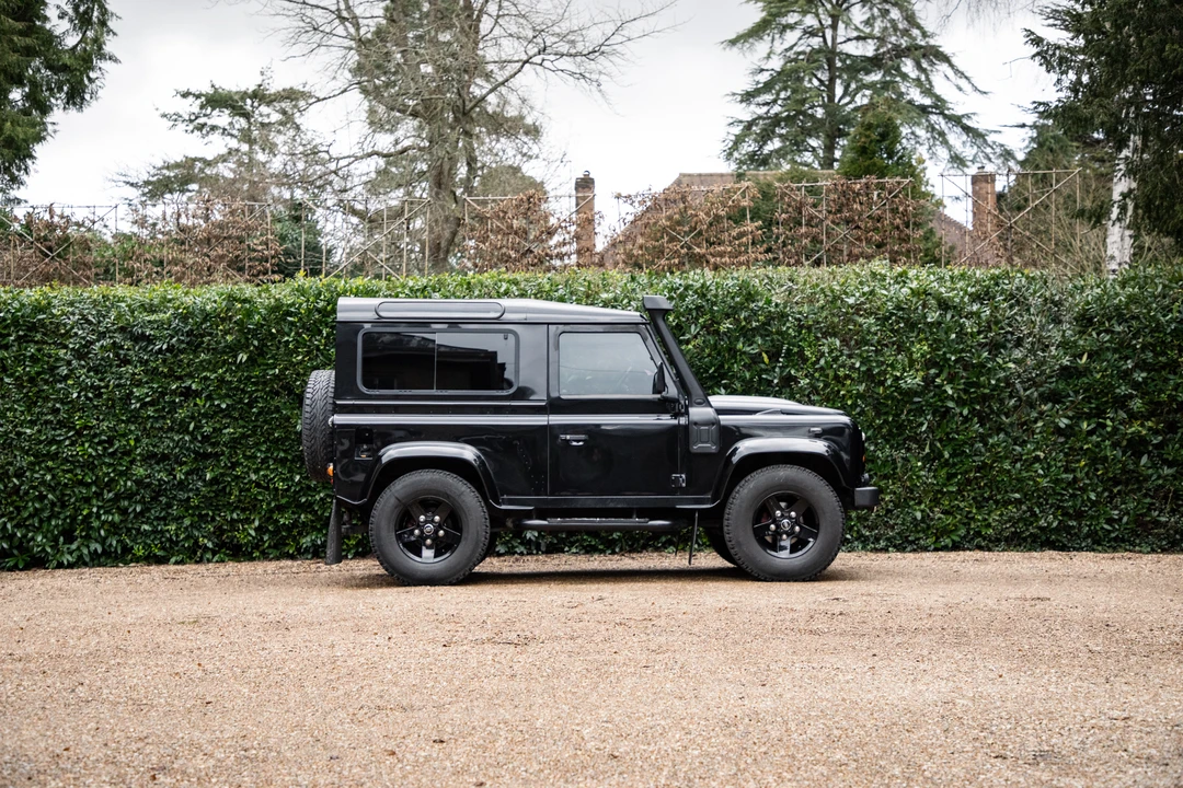 2013 Land Rover Defender 90 - Image 16 of 31