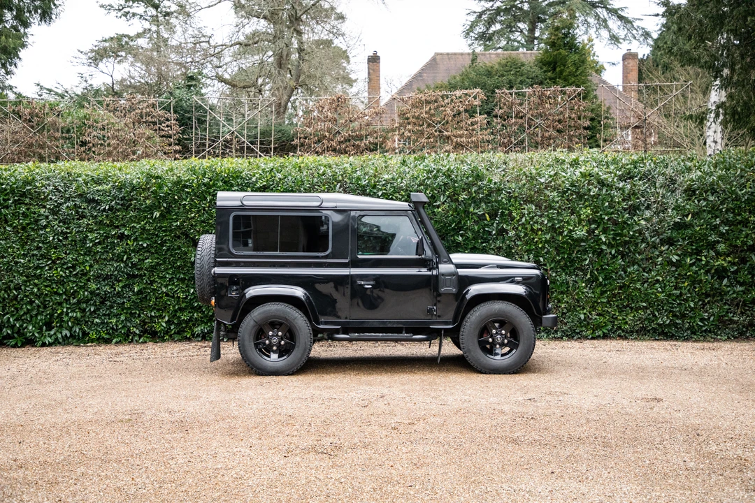 2013 Land Rover Defender 90 - Image 17 of 31