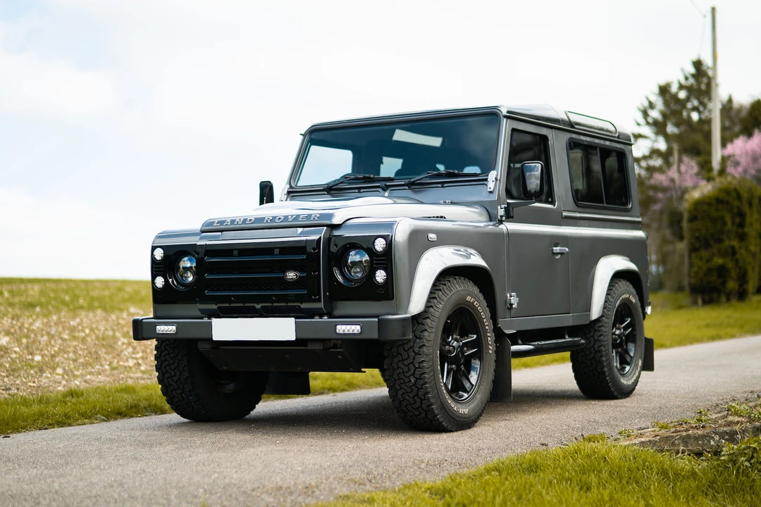 2013 Land Rover Defender 90 - Image 2 of 31