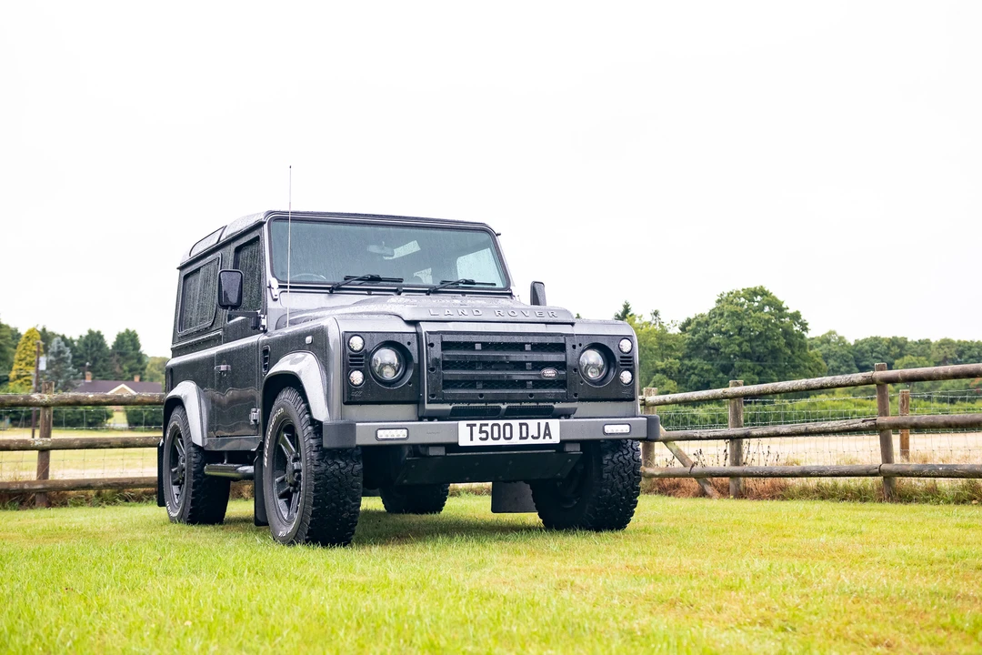 2013 Land Rover Defender 90 - Image 4 of 31