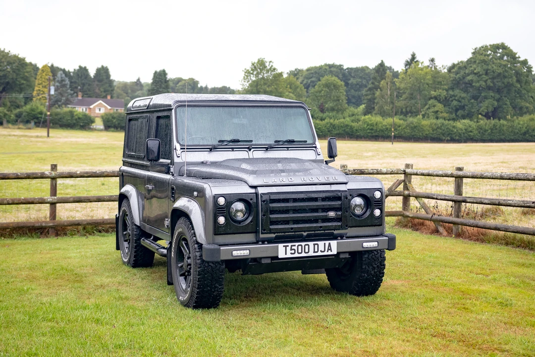 2013 Land Rover Defender 90 - Image 7 of 31