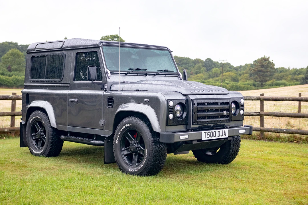2013 Land Rover Defender 90 - Image 9 of 31