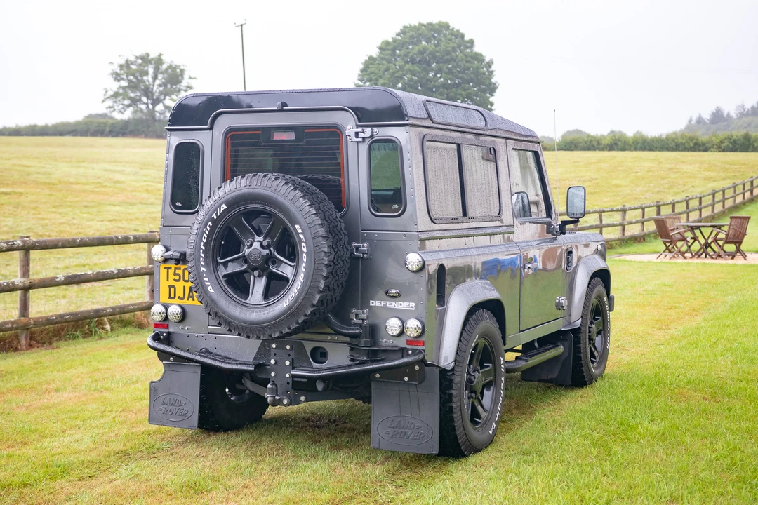 2013 Land Rover Defender 90 - Image 13 of 31