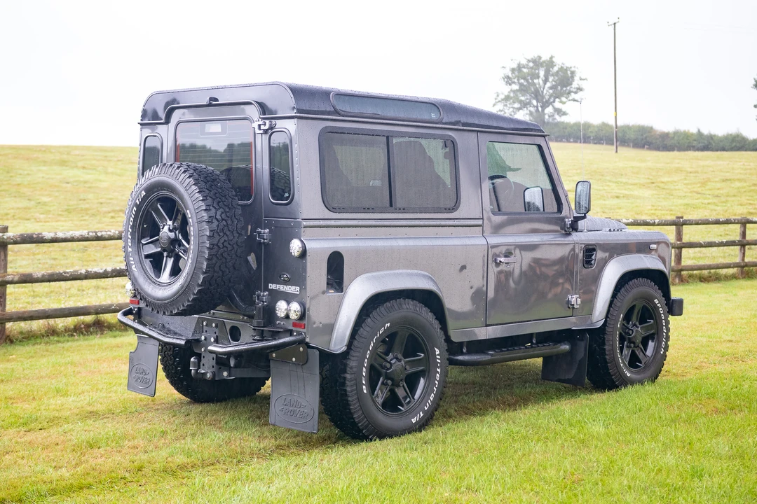 2013 Land Rover Defender 90 - Image 14 of 31