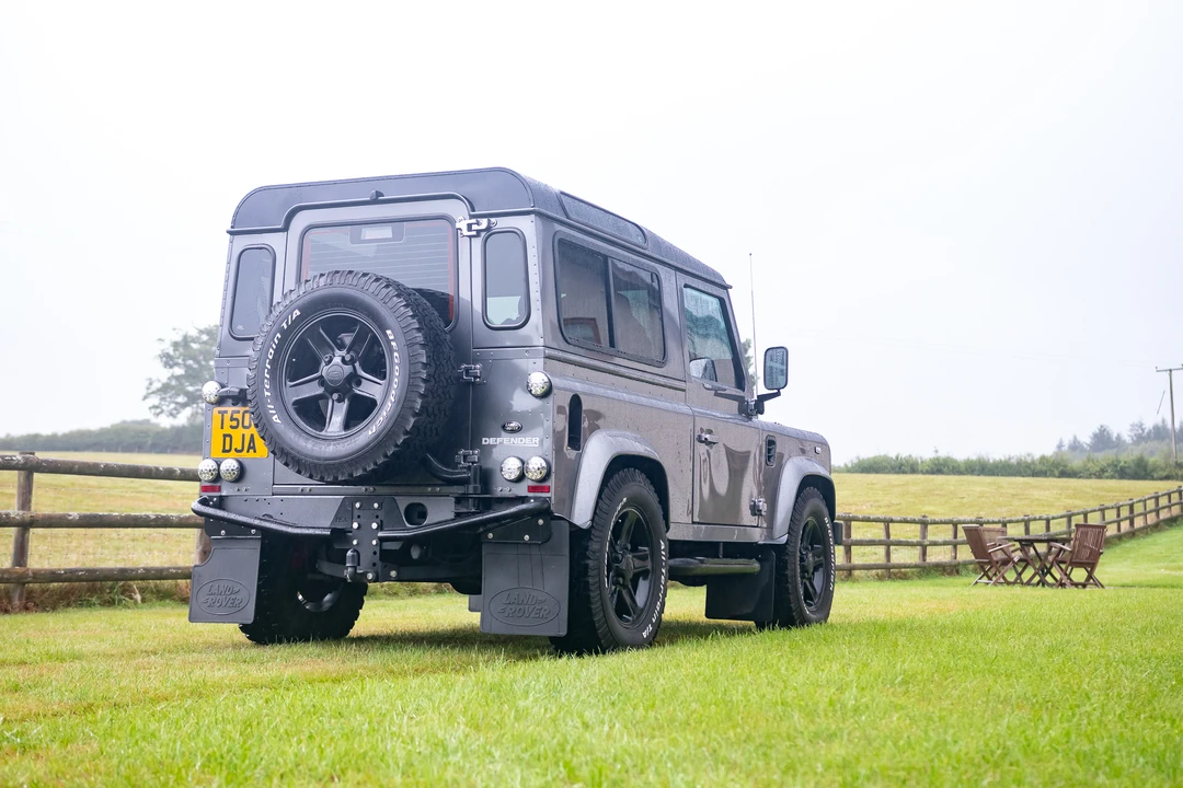 2013 Land Rover Defender 90 - Image 16 of 31