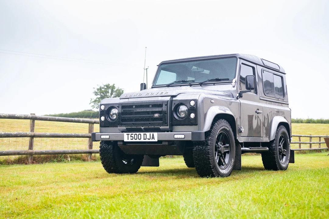 2013 Land Rover Defender 90 - Image 18 of 31