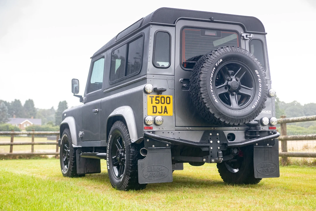 2013 Land Rover Defender 90 - Image 24 of 31
