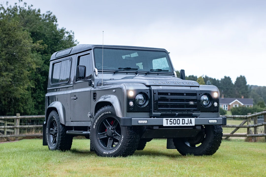 2013 Land Rover Defender 90 - Image 2 of 31