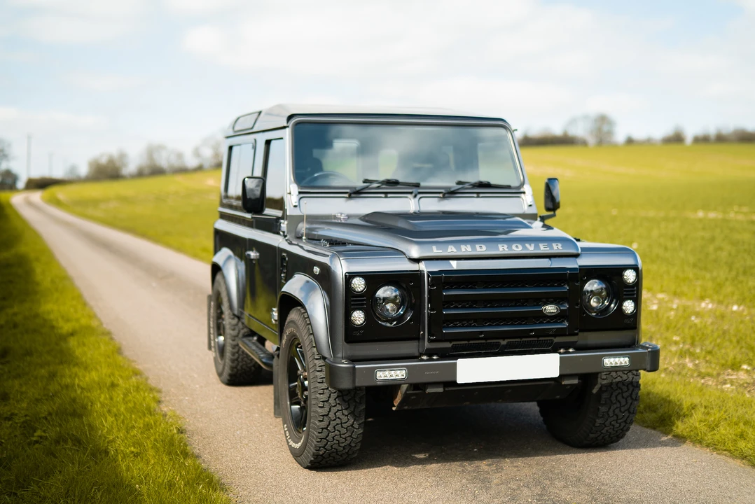 2013 Land Rover Defender 90 - Image 9 of 31