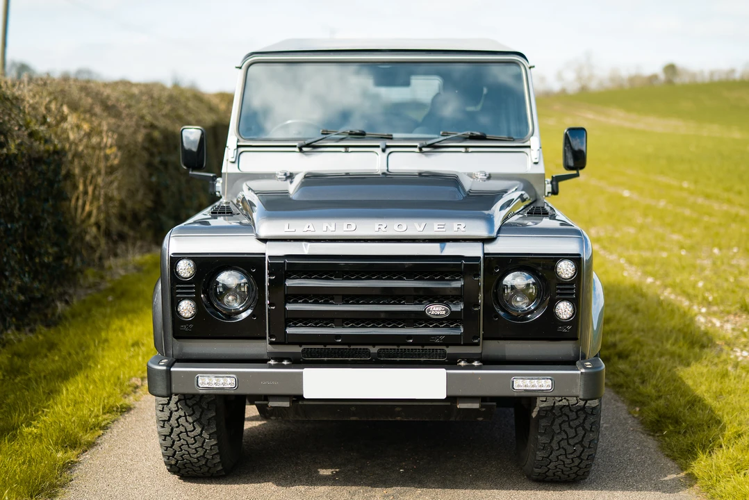 2013 Land Rover Defender 90 - Image 8 of 31