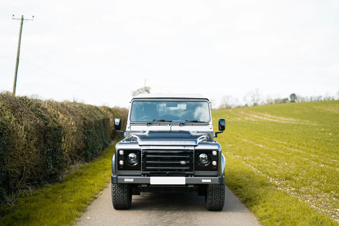 2013 Land Rover Defender 90 - Image 23 of 31