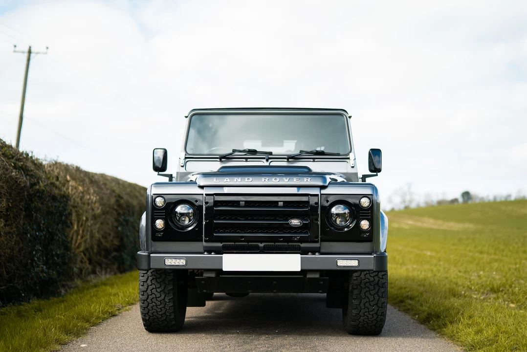 2013 Land Rover Defender 90 - Image 24 of 31