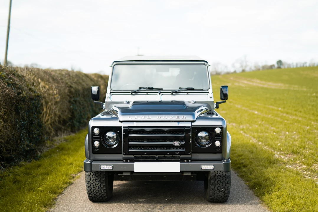 2013 Land Rover Defender 90 - Image 25 of 31