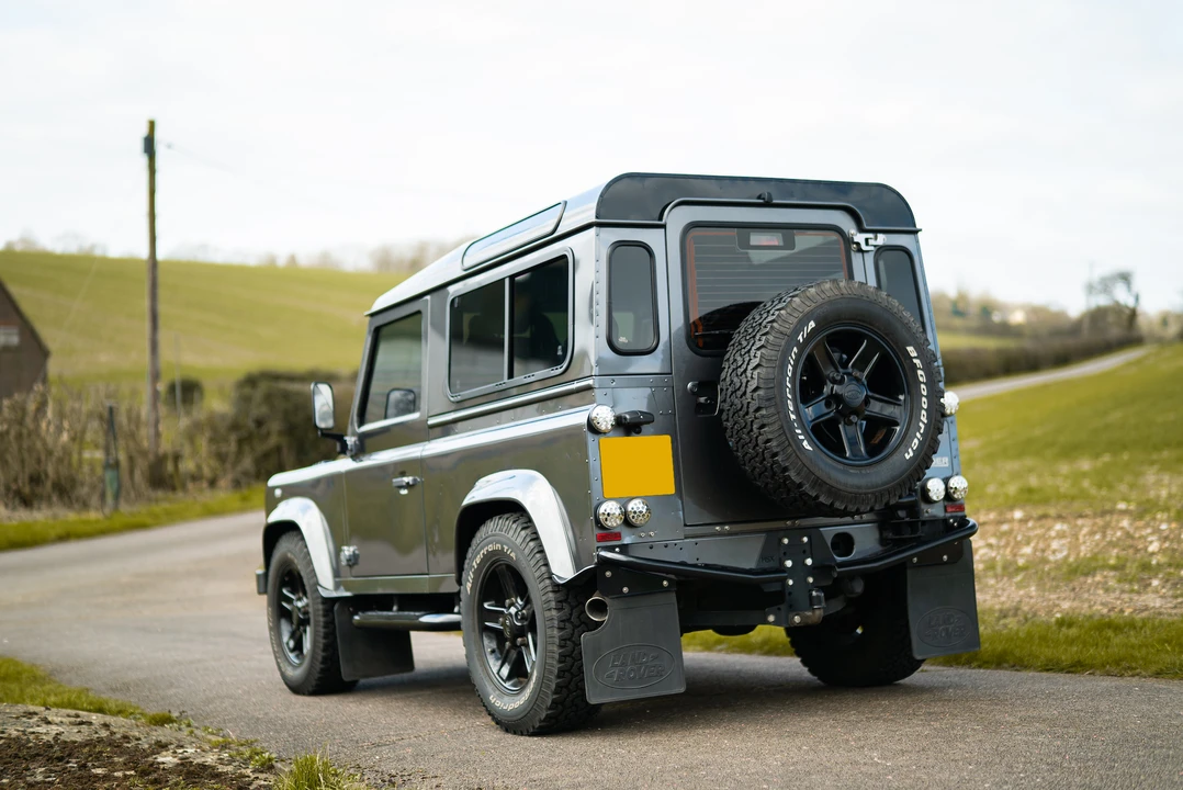 2013 Land Rover Defender 90 - Image 14 of 31