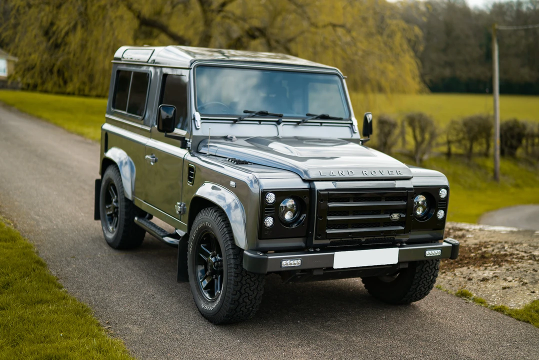 2013 Land Rover Defender 90 - Image 11 of 31