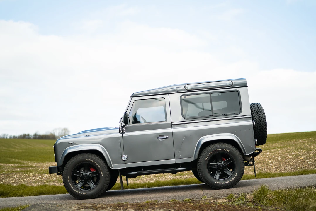 2013 Land Rover Defender 90 - Image 20 of 31
