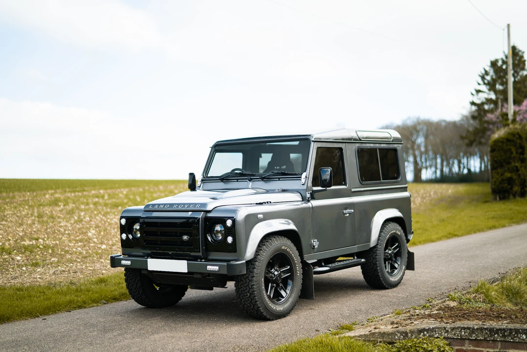 2013 Land Rover Defender 90 - Image 15 of 31