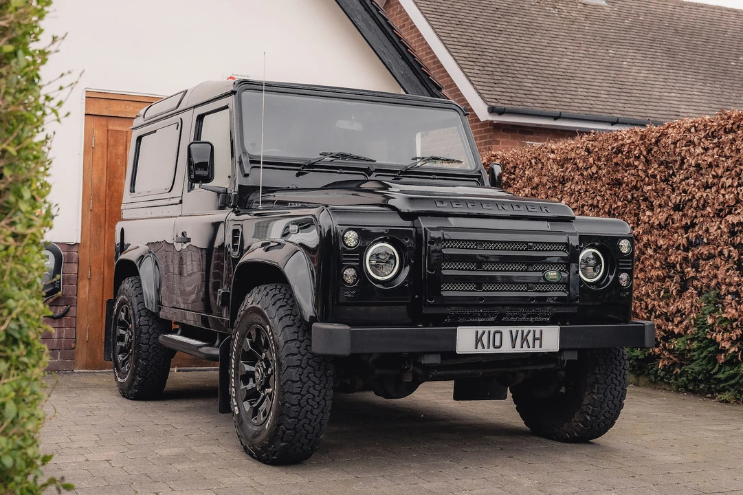 2013 Land Rover Defender 90 - Image 2 of 31