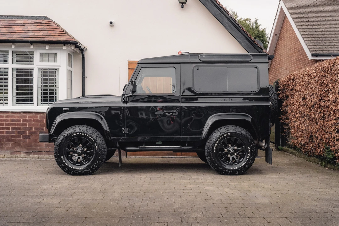 2013 Land Rover Defender 90 - Image 5 of 31