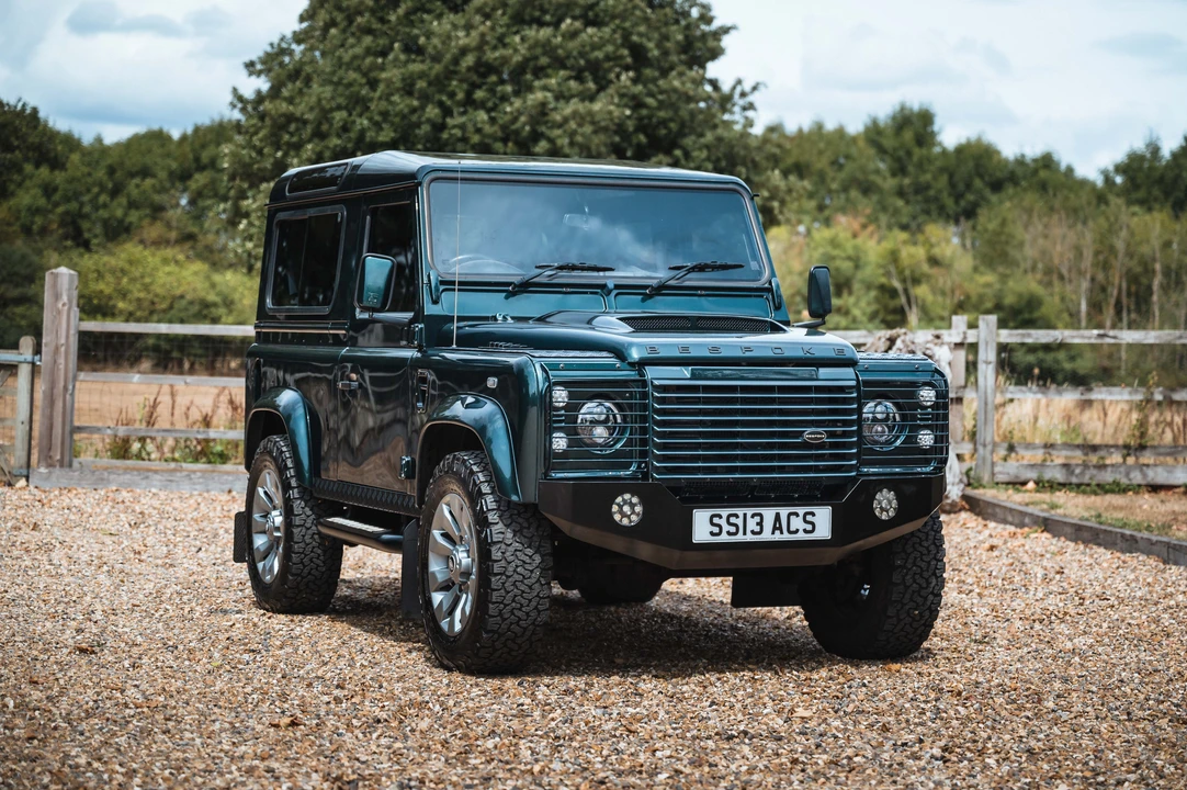 2013 Land Rover Defender 90 - Image 10 of 31