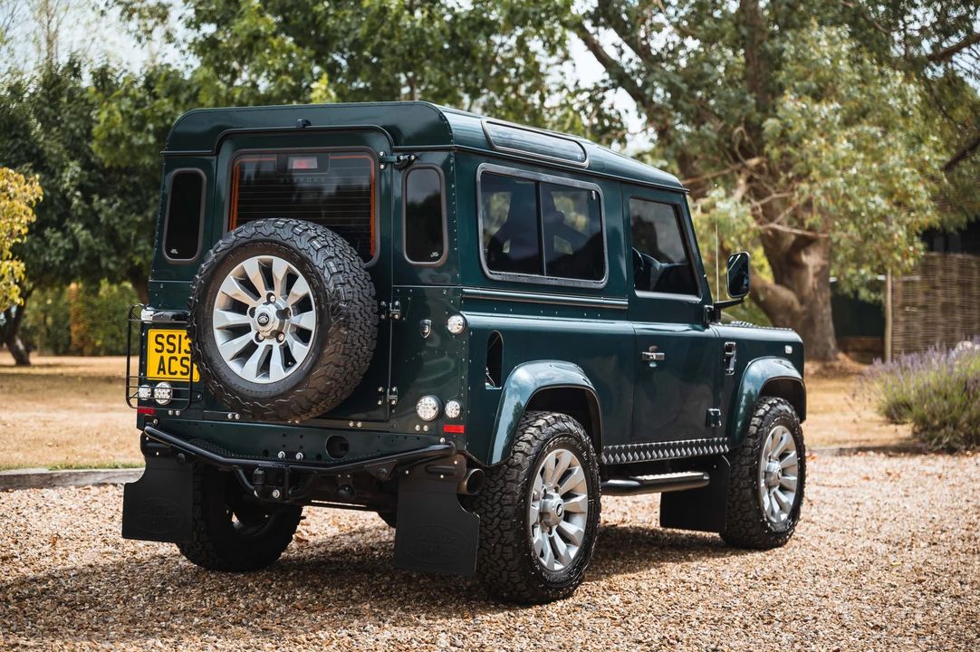 2013 Land Rover Defender 90 - Image 8 of 31