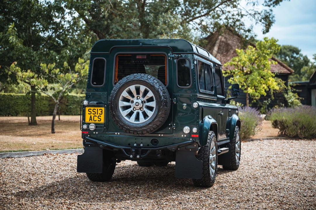 2013 Land Rover Defender 90 - Image 15 of 31