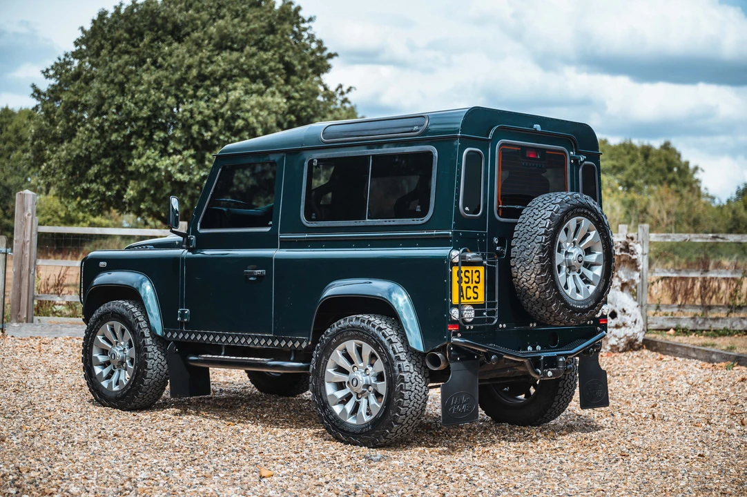 2013 Land Rover Defender 90 - Image 14 of 31
