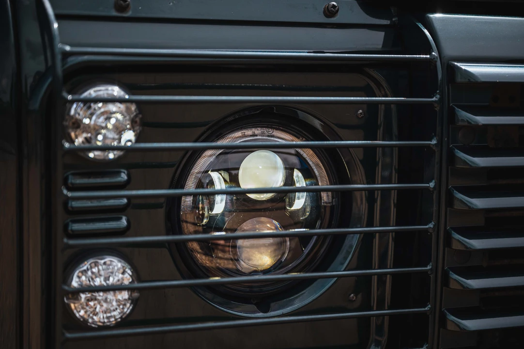 2013 Land Rover Defender 90 - Image 24 of 31