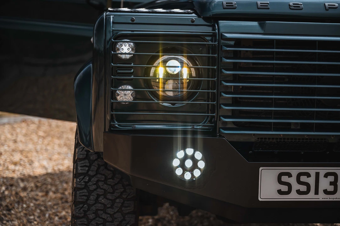 2013 Land Rover Defender 90 - Image 25 of 31
