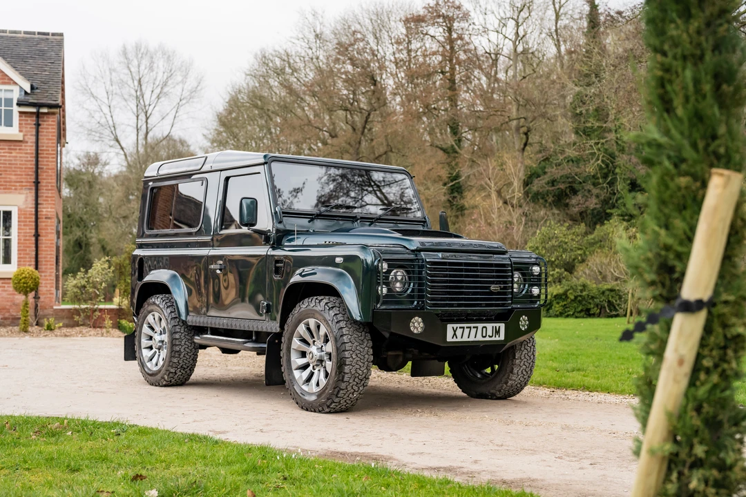 2013 Land Rover Defender 90 - Image 4 of 31